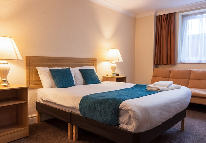 The Royal Court Hotel bedroom