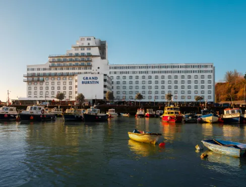 Grand Burstin, Folkestone - Exteria