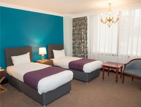 International - London - Twin Room