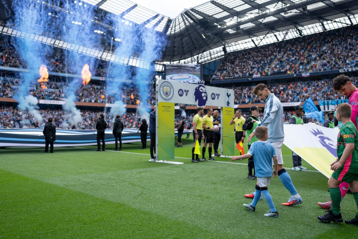 Caledonian Travel Christmas Gift Guide